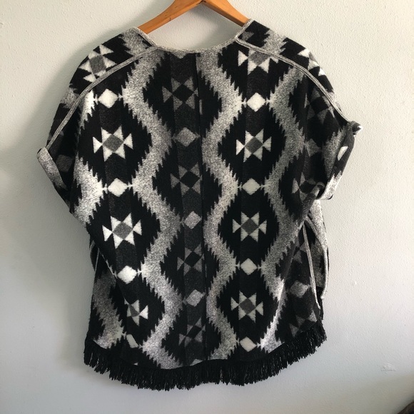 American Eagle poncho vest - Picture 2 of 2